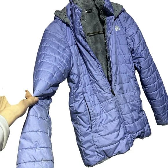 The North Face Girls Mossbud Swirl Parka, Purple Size Medium W/ Flaws - Picture 4 of 13
